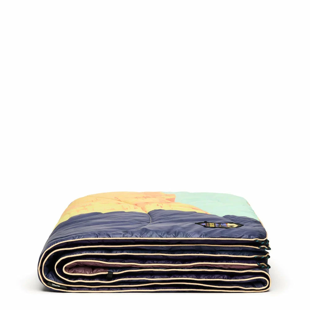 Rumpl Original Printed Puffy Blanket Big Bend National Park - Image 4